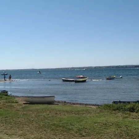 Havre De Paix Au Bord De Letang De Thau Avec Vue-magnifiques Couchers De Soleil-et Acces Direct Et Prive A L'eau-possibilite De Se Garer Gratuitement Dans La Rue Apartman